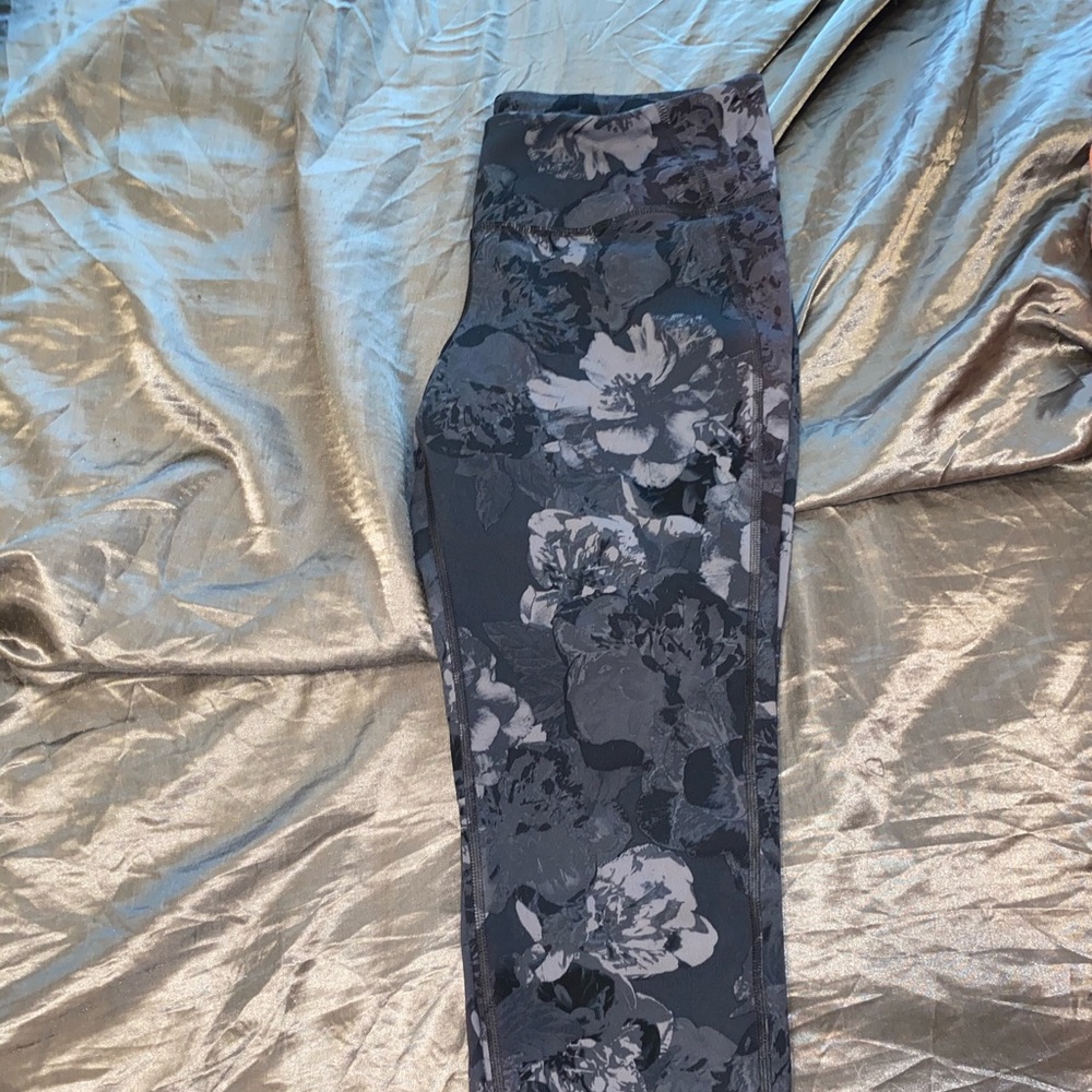 Old navy active cropped leggings